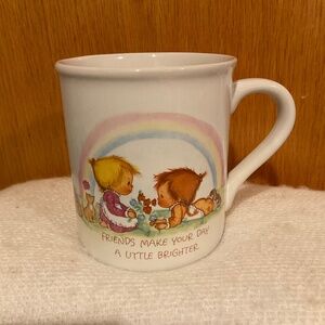 VTG Hallmark Betsey Clark Mug Mates Friends Make Heart Light 1983 Rainbow